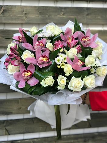Букет цветов из: Розы и Хризантемы в Крутинке