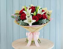 Букет цветов из:  Лилии и Розы в Крутинке
