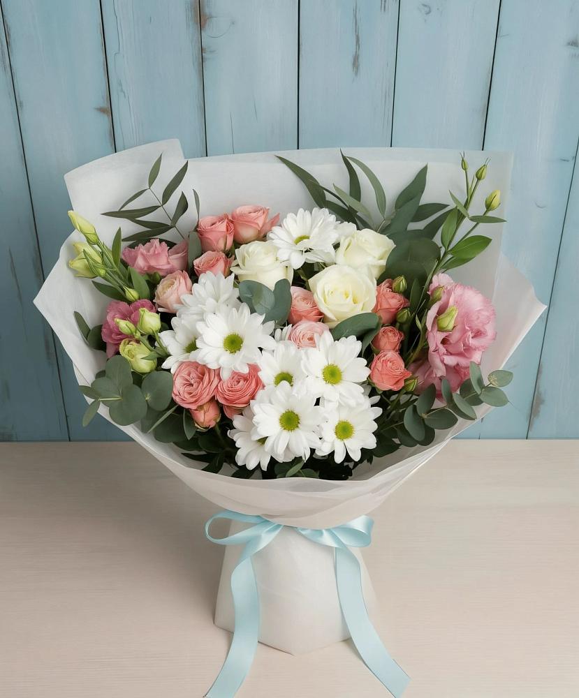 Букет цветов из: Розы, Лизиантусы и Хризантемы в Крутинке