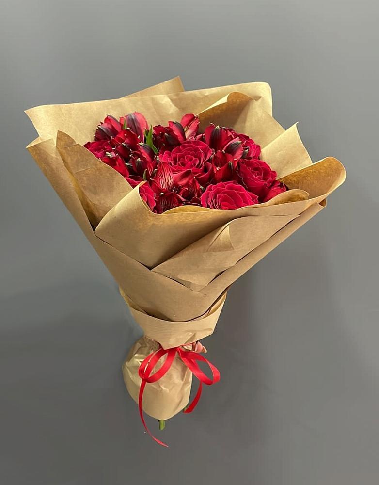 Букет цветов из: Альстромерии и Розы в Крутинке