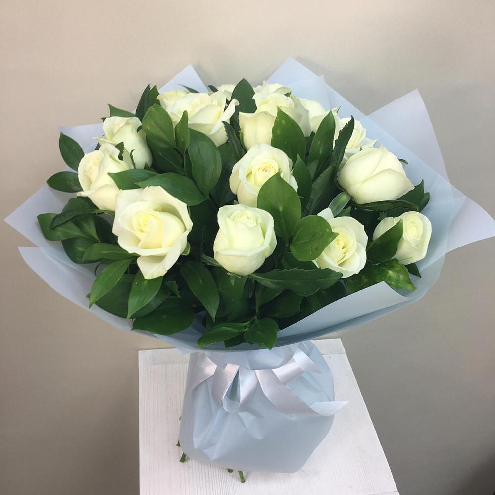 Букет 15 Белых роз Проуд в Крутинке