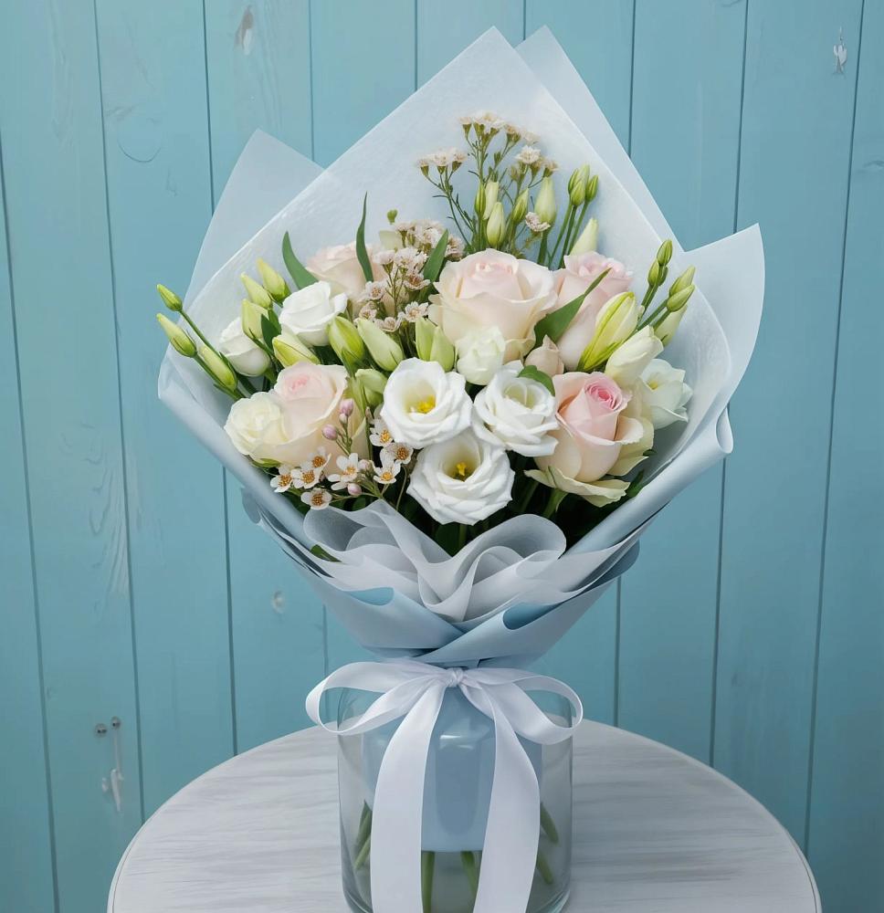 Букет цветов из: Розы и Лизиантусы в Крутинке