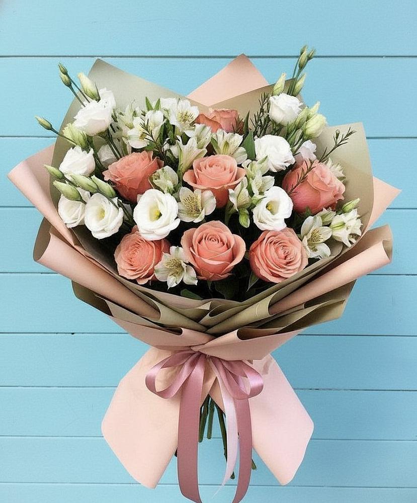 Букет цветов из: Розы, Альстромерии и Лизиантусы в Крутинке