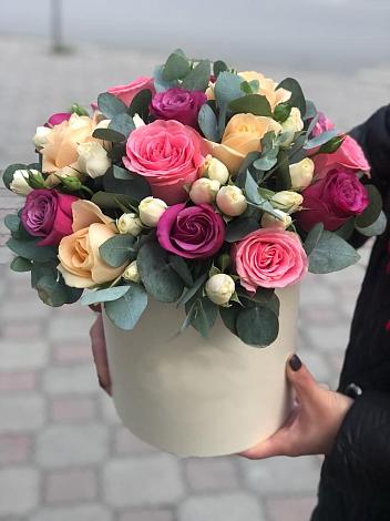 Цветочная композиция из Розы в шляпной коробке в Крутинке