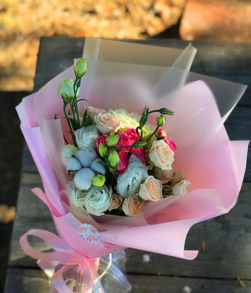 Букет цветов из: Розы и Лизиантусы в Крутинке