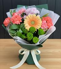 Букет цветов из:  Гвоздики, Розы, Герберы и Хризантемы в Крутинке