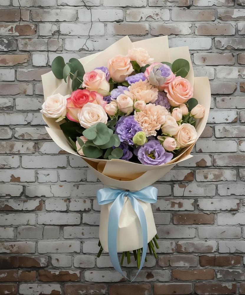 Букет цветов из: Розы, Лизиантусы и Гвоздики в Крутинке