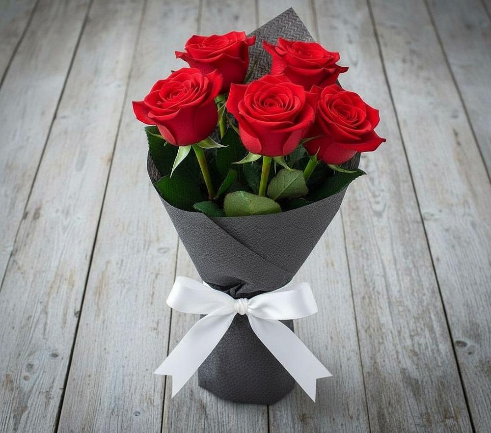 Букет 5 Красных роз Эдлесс Лав в Крутинке