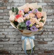 Букет цветов из:  Розы, Лизиантусы и Гвоздики #REPLACE_PRED# Крутинке